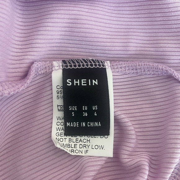 SHEIN SMALL CROP TOP - Picture 2 of 3